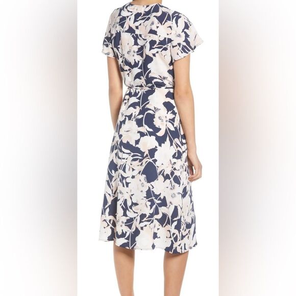 Nordstrom Leith floral print short valance sleeve, V-neck wrap dress, lined, S - Picture 4 of 15